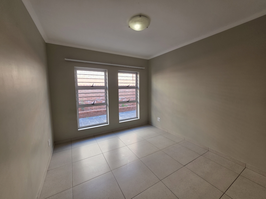 5 Bedroom Property for Sale in Beacon Bay North Eastern Cape